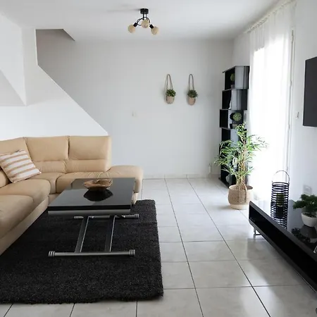 , Le Calme Proche De La Apartman *