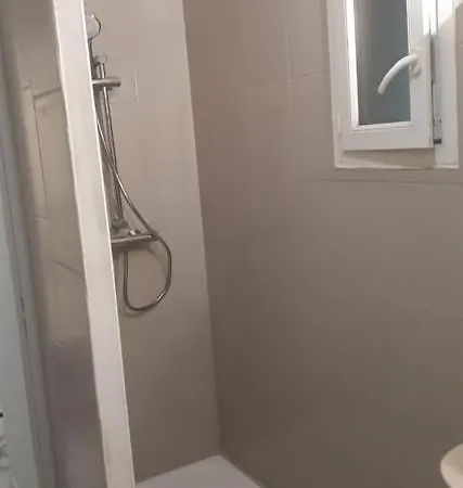 , Le Calme Proche De La Apartman *